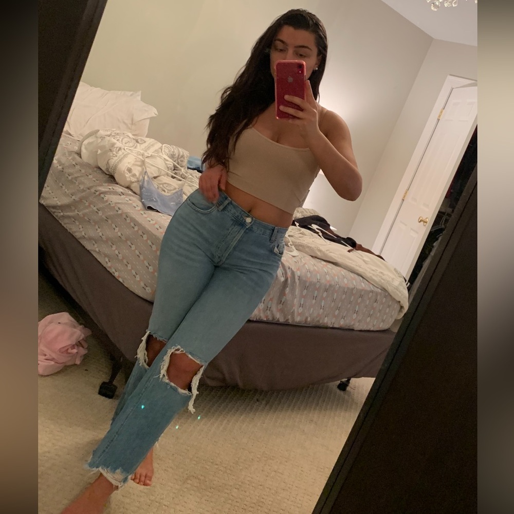 High-waisted Free People ripped blue denim jeans #rippedjeans size 27